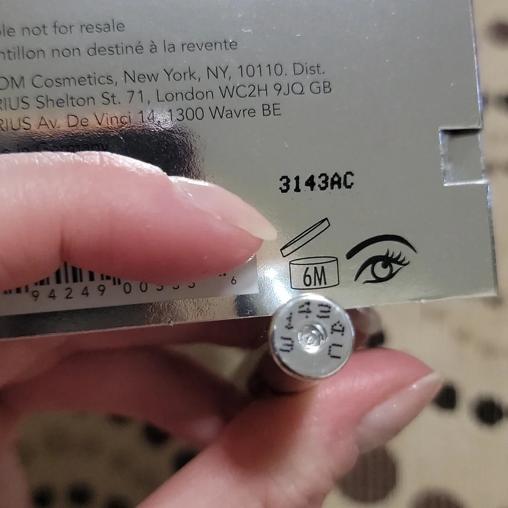 Buxom Power Lone Lasting Eyeliner in LBD 0.10g